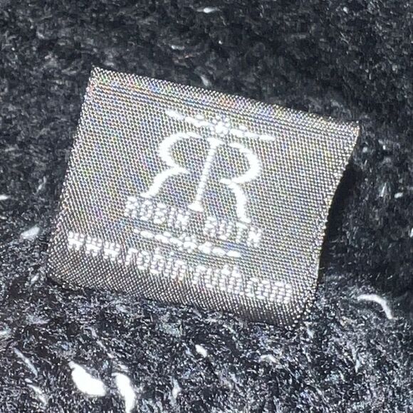 Robin Ruth San Francisco Cable Knit Ribbed Beanie Hat Faux Fur Pom One Size NWT - Picture 3 of 5